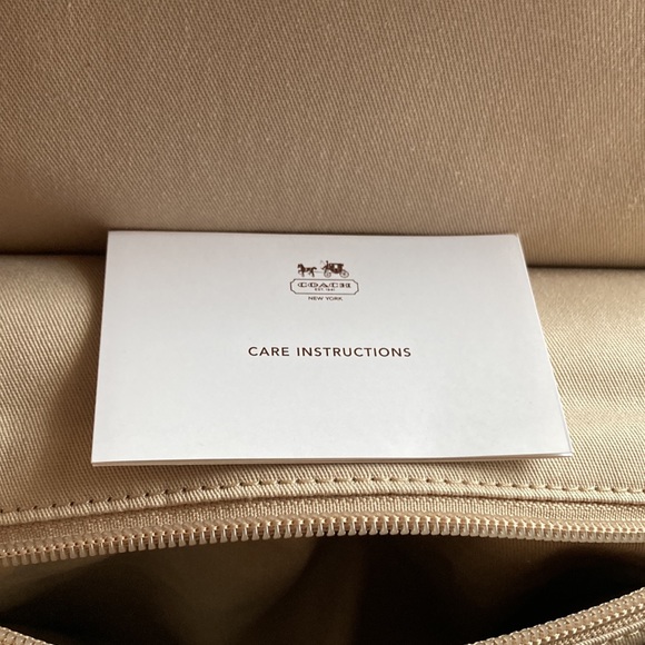 Coach Legacy Willis tan leather cross body purse - Picture 8 of 12